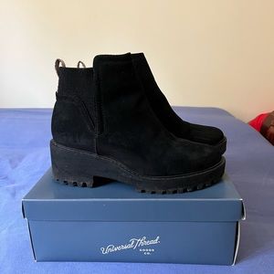 Universal thread boots